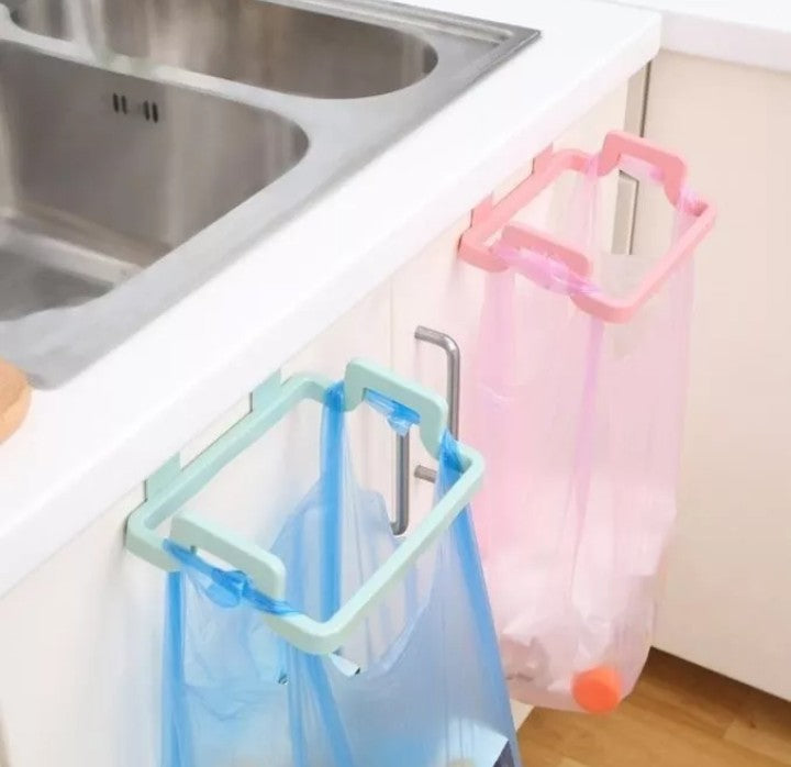 Soporte para bolsas se encastra en el placard