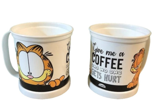 Taza de plástico Garfield 360ml